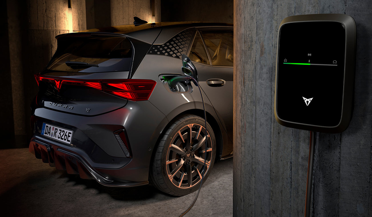 260323_CUPRA_Born-2026-closer-Laden